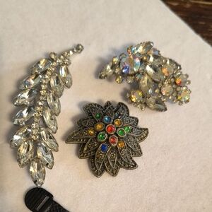 Vintage Brooches , Crystals , Rhinestones Silver Tone . Pre Owned 3 Total